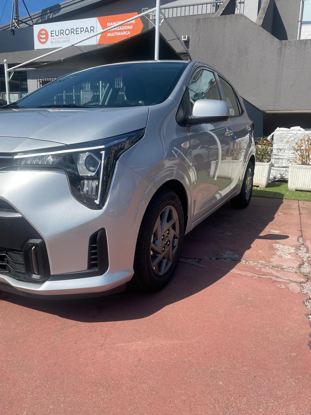 
								Kia Picanto full									