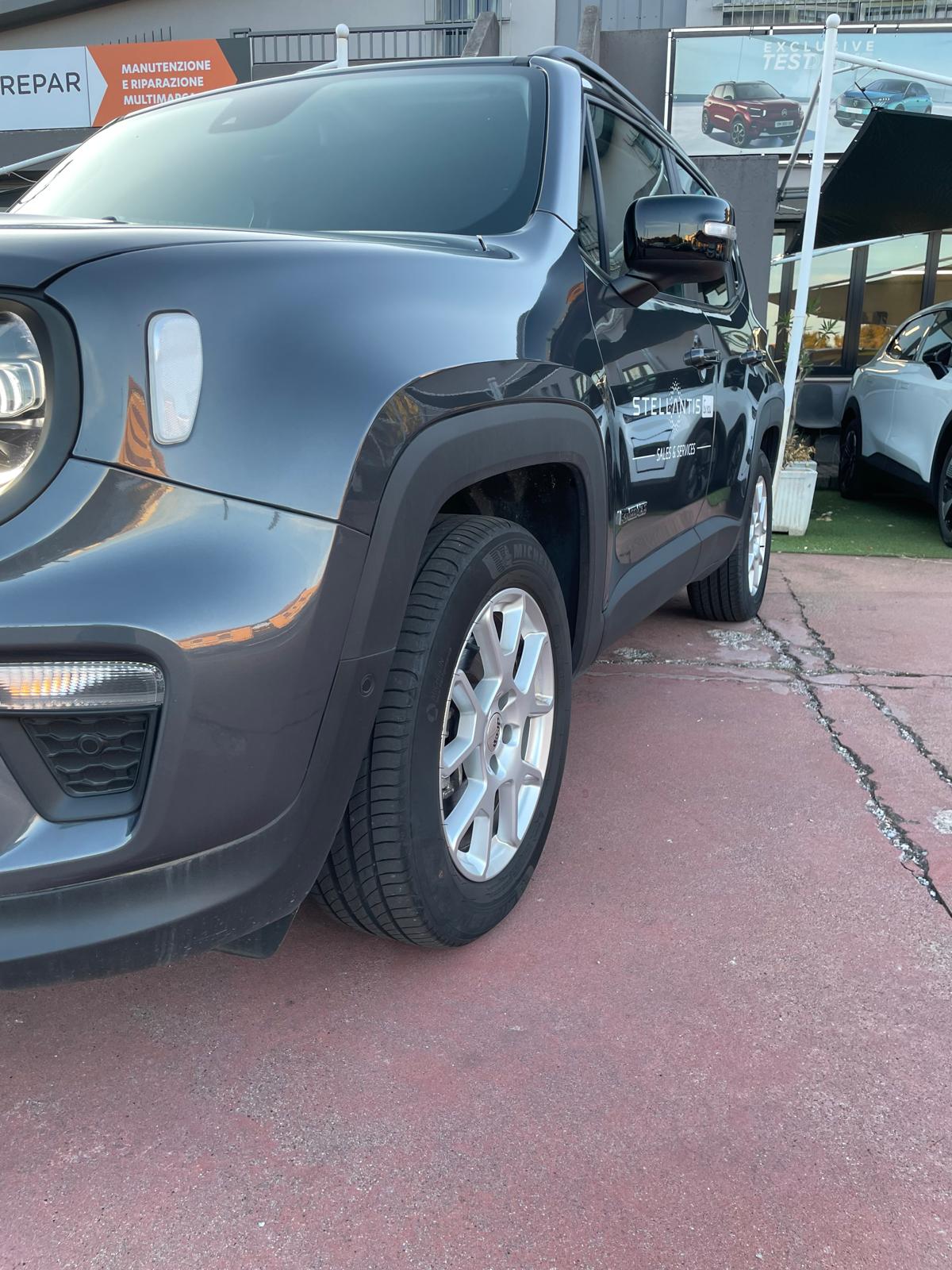 
								Jeep Renegade full									